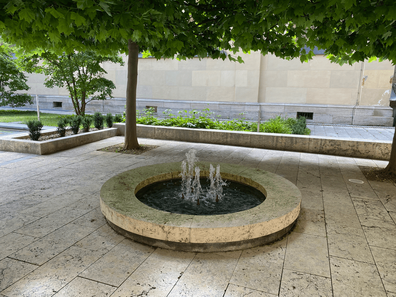 Water fountain in the Kabinettsgarten